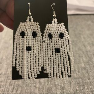 NEW…Halloween Beaded Ghost / Boo Earring